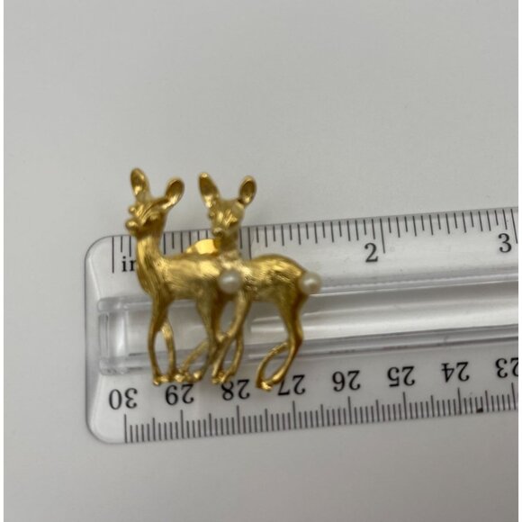 Reindeer Gold Tone Christmas Pin Faux Pearls Tails - Picture 8 of 10